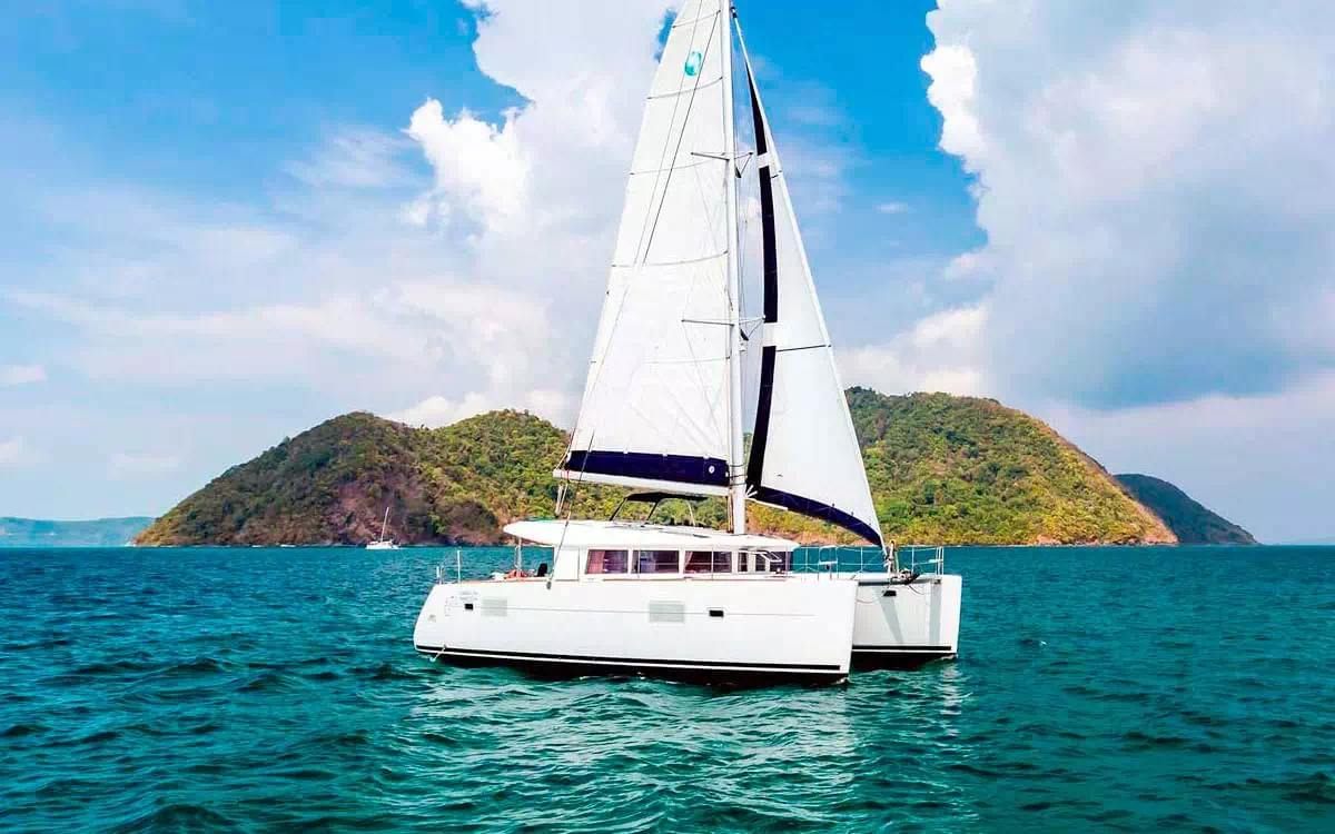 Аренда парусного катамарана Lagoon 400 в Краби вид 2