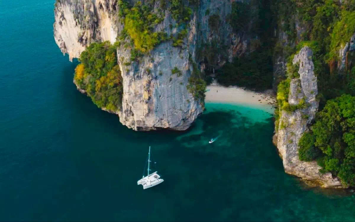 Аренда парусного катамарана Lagoon 400 в Краби вид 13